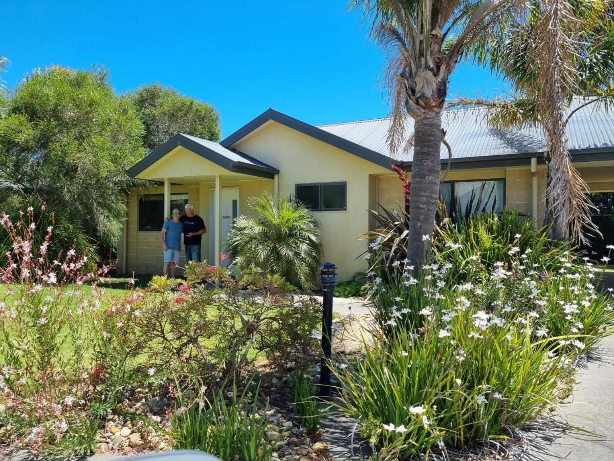 Island Cove Villas Cowes Exteriör bild